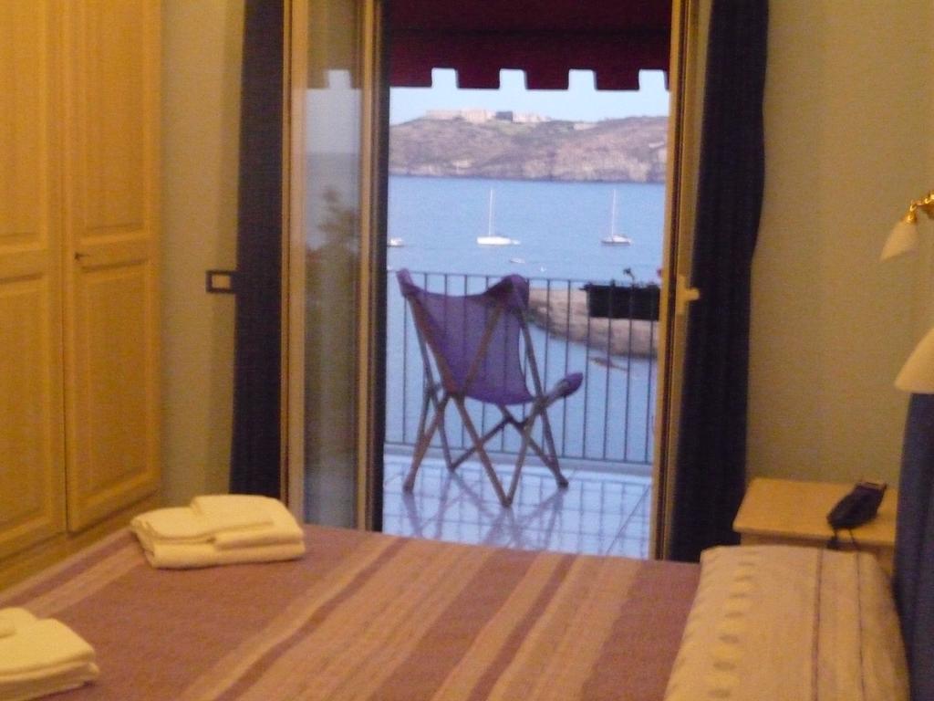 Hotel Villa Iulia ヴェントテーネ エクステリア 写真