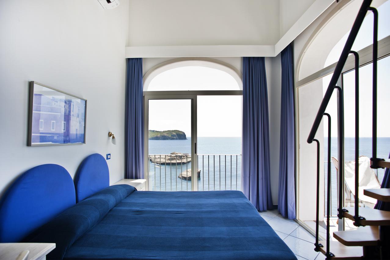 Hotel Villa Iulia ヴェントテーネ エクステリア 写真