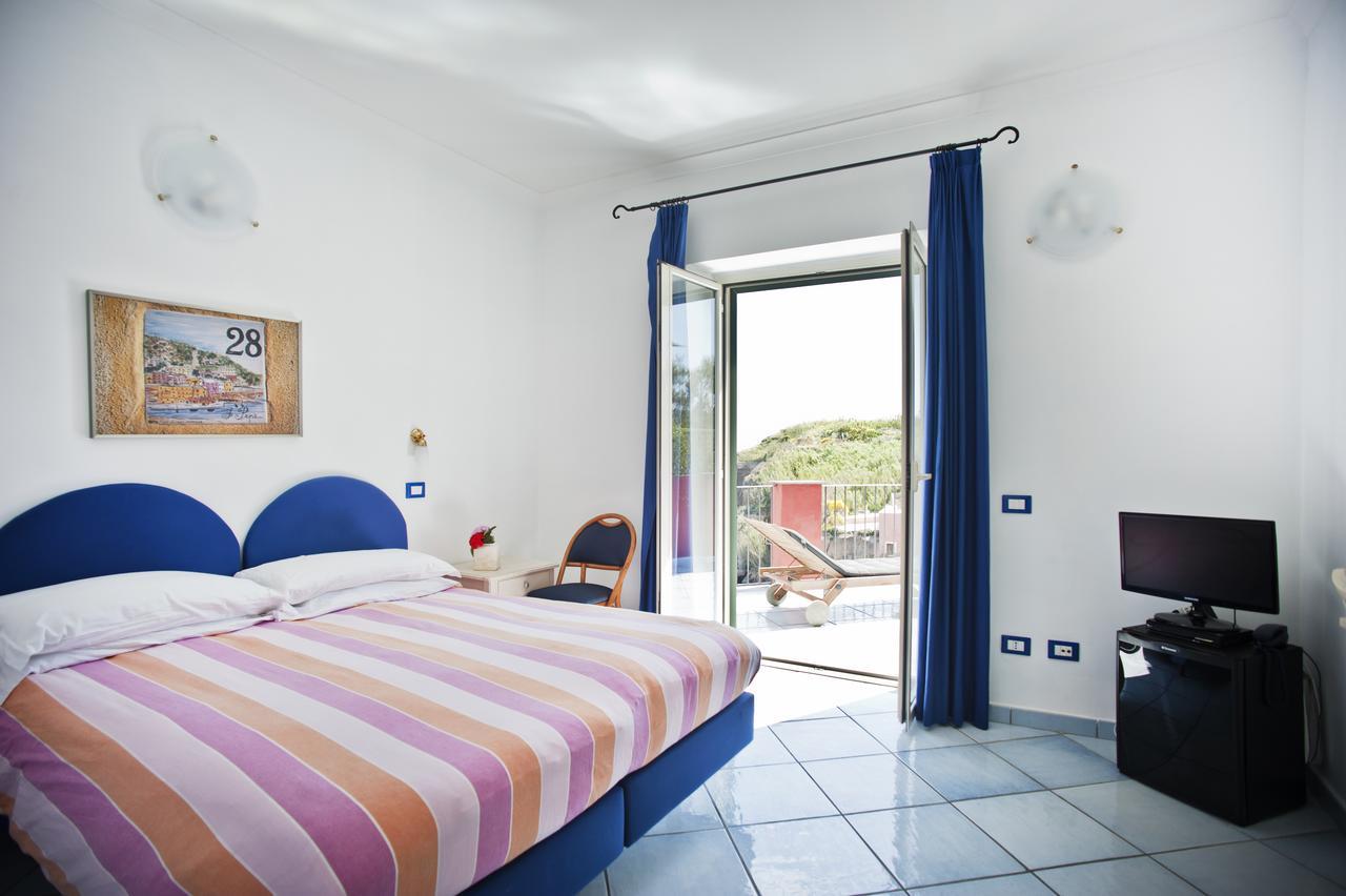 Hotel Villa Iulia ヴェントテーネ エクステリア 写真